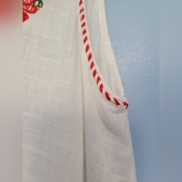 Max Studio Floral Embroidered Fringe Hem Top Size M White - Picture 5 of 10